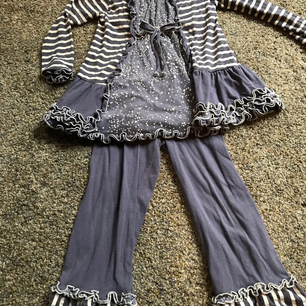 Isobella and Chloe outfit